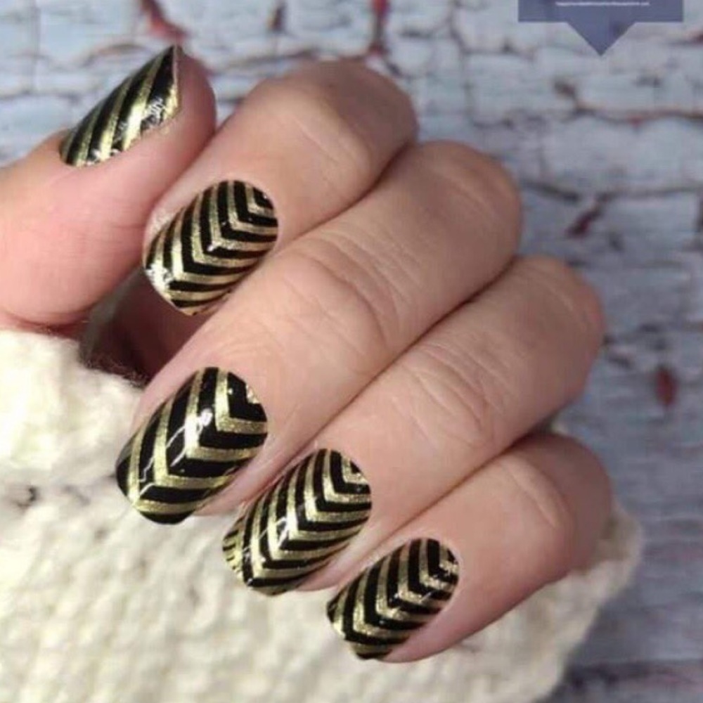 *Retired* Color Street: Drop the Ball | Chevron Stripes New Year’s Eve Black